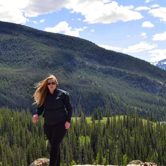 Meet your Posher, Jessalyn - Picture 2 of 3